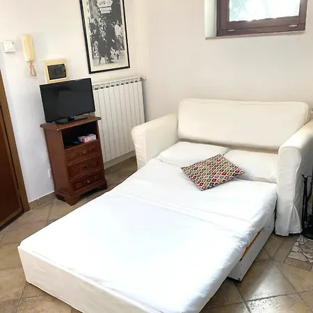 Lägenhet Casetta Indipendente Con Cortile E Parcheggio