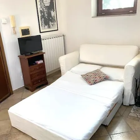 Lägenhet Casetta Indipendente Con Cortile E Parcheggio