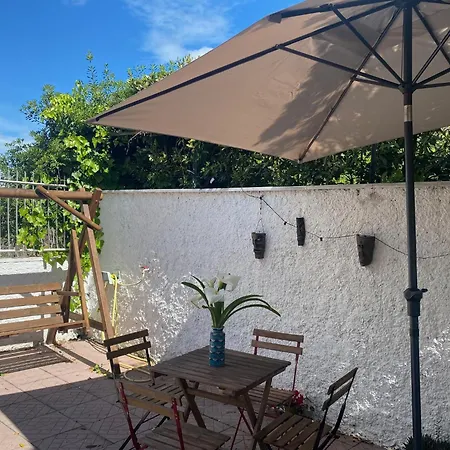 Casetta Indipendente Con Cortile E Parcheggio Apartment *
