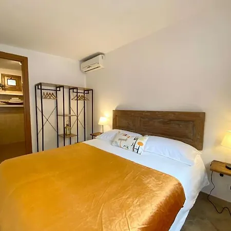 Casetta Indipendente Con Cortile E Parcheggio *