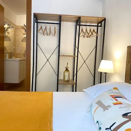 아파트 Casetta Indipendente Con Cortile E Parcheggio *